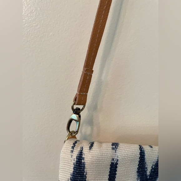 Mercado Global Design Canvas Crossbody Purse - Picture 3 of 10